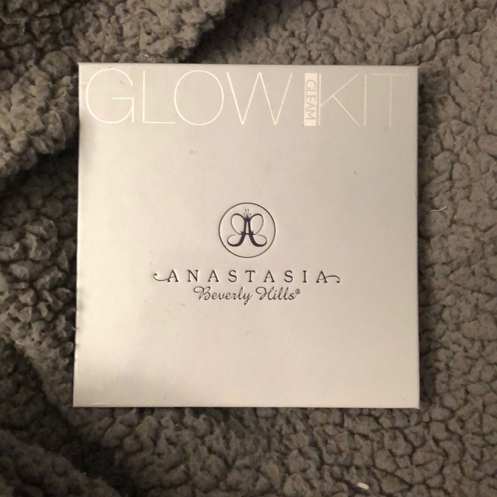 Anastasia Beverly Hills glow kit